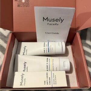 Muse FaceRx Skincare Set - Cream and White